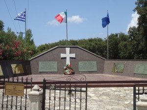 il monumento ai caduti della Divisione Acqui, nei pressi di Argostoli