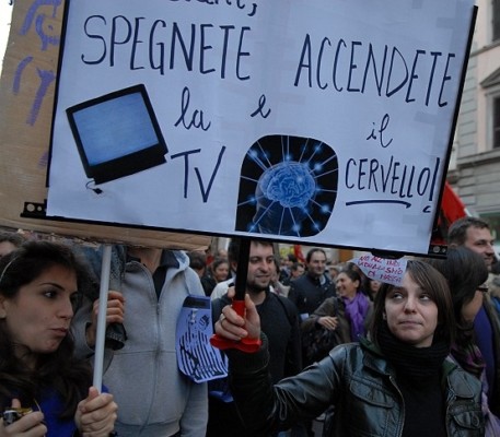 Spegnete la tv e accendete il cervello