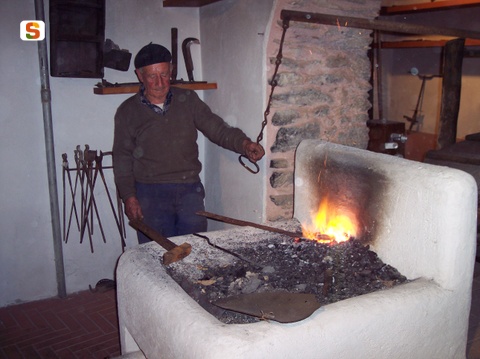 Armungia la bottega del fabbro