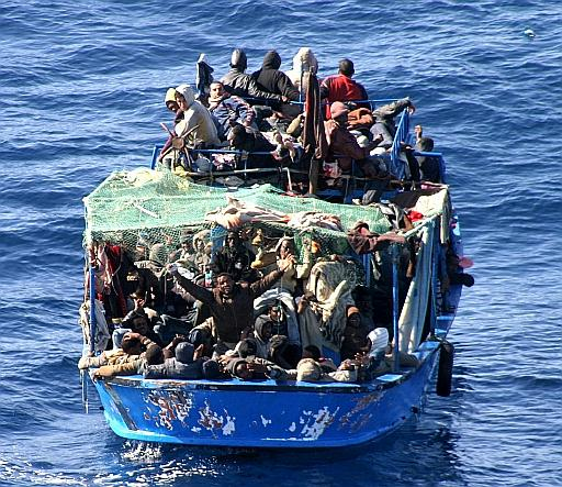 Barcone con migranti