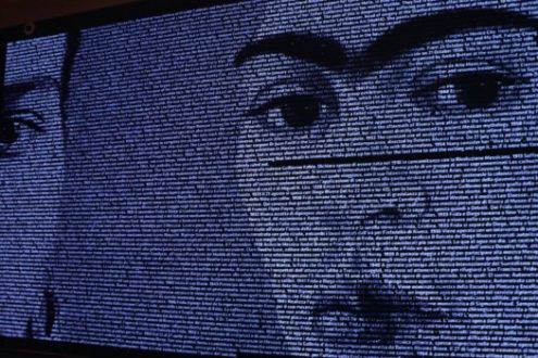 Frida Milano: le frasi in un fascio di luce al Mudec