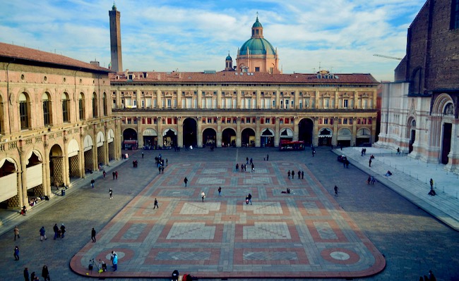 piazza grande bologna