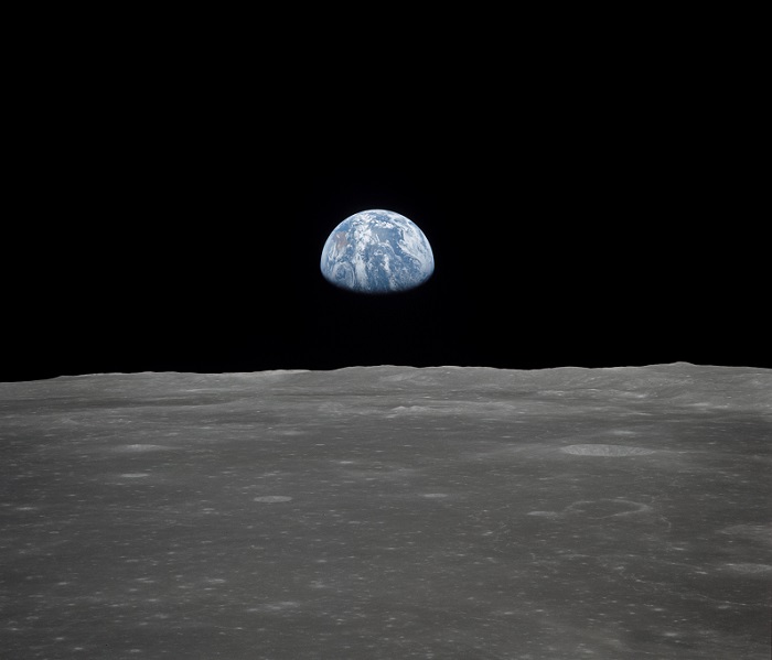 La terra vista dalla luna