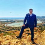 SARDEGNA: REPORTAGE DA NORD A SUD CON «FREEDOM – OLTRE IL CONFINE»  DI ROBERTO GIACOBBO IN PRIMA SERATA SU ITALIA 1
