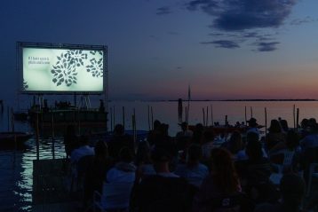 cinema galleggiante