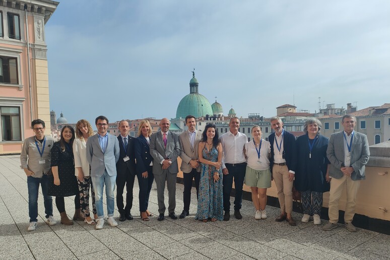 Foto di gruppo conferenza stampa di presentazione Luoghi Letterari Veneto a Venezia
